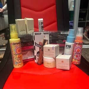 Large Bundle Amika The Wizard Multi-Benefit Primer - Vibrant Yellow and Orange